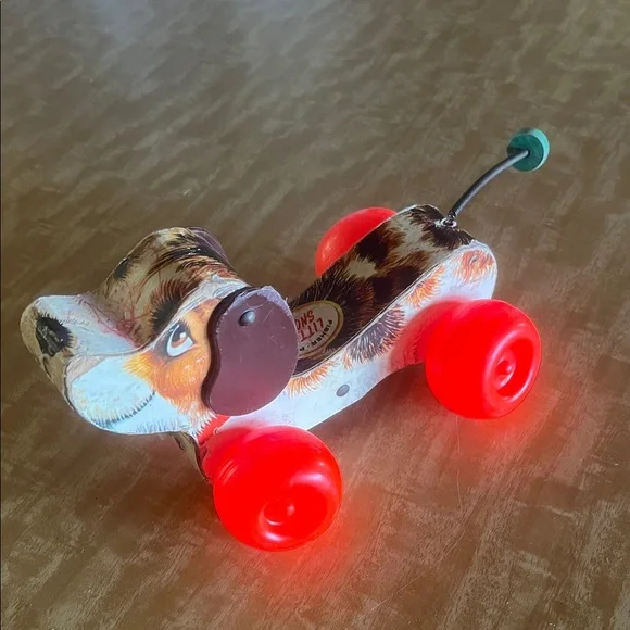 Fisher-Price Pull-Along Dog Little Snoopy with Wheels - Picture 1 of 13